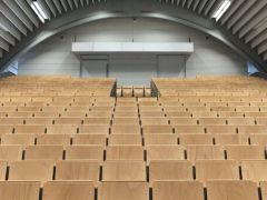 Warum immer noch alles im Hör­saal?